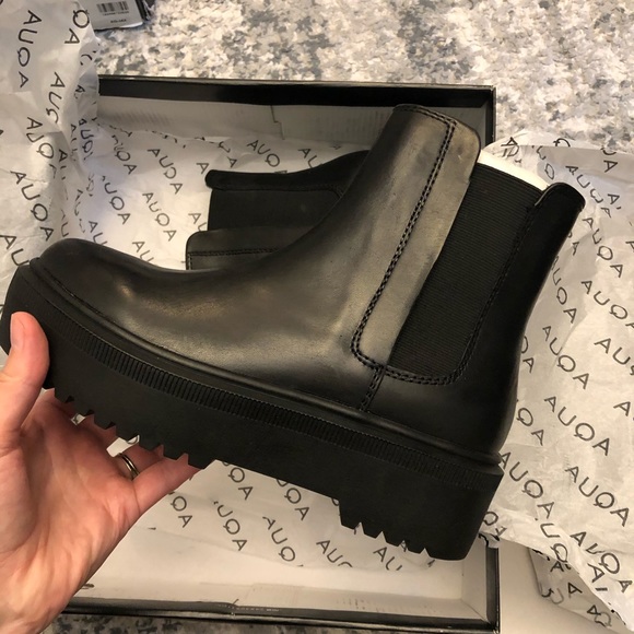 Aqua Loren Black Leather Platform Ankle Boots - Picture 6 of 11